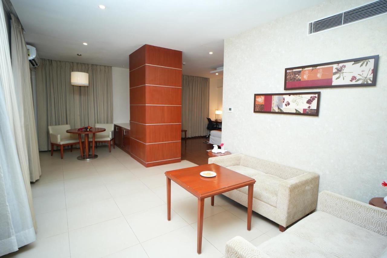 The Altruist Business Hotel Hitech Hyderabad Ngoại thất bức ảnh
