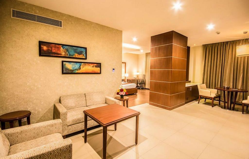 The Altruist Business Hotel Hitech Hyderabad Phòng bức ảnh